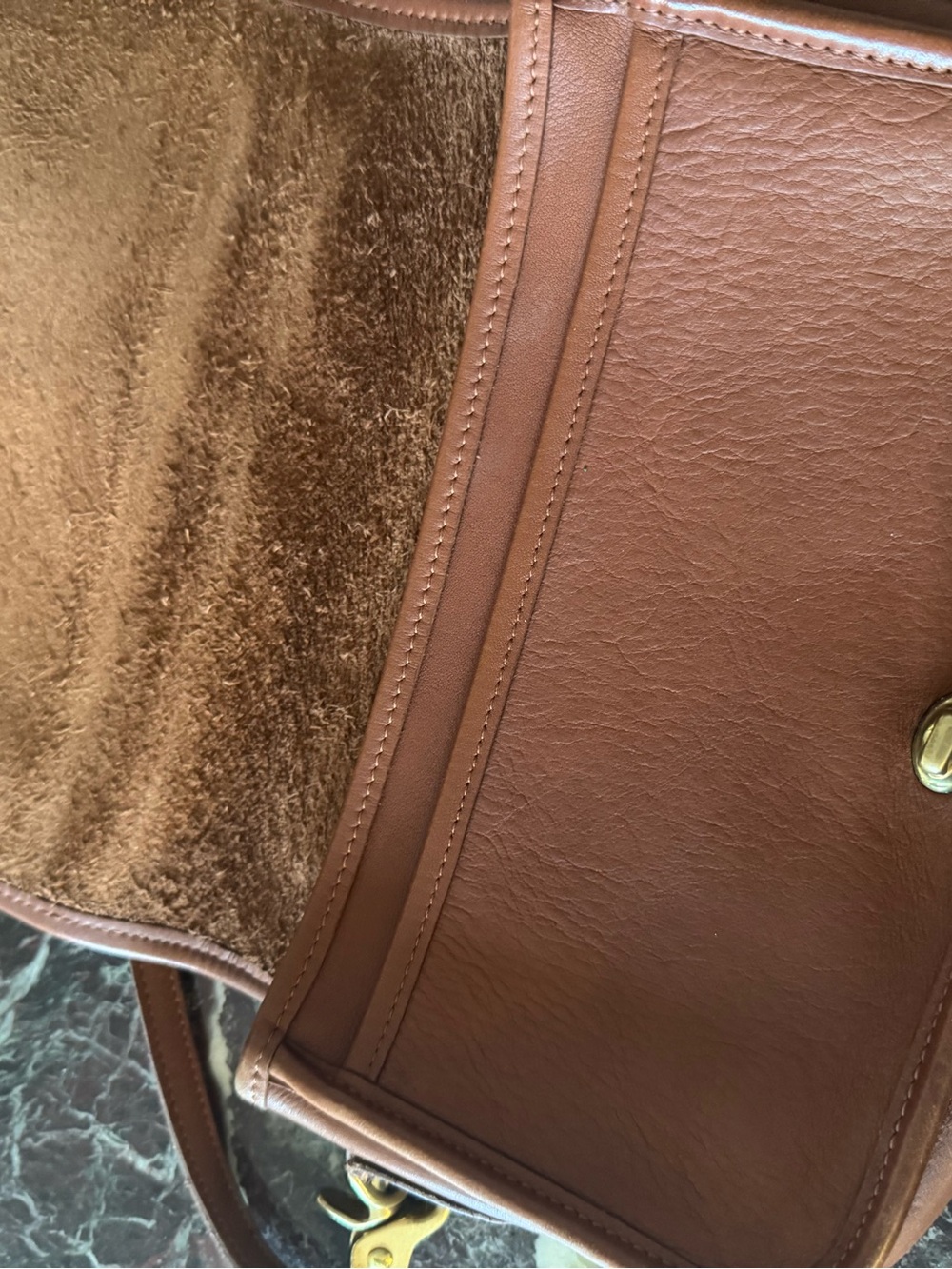 Vintage Coach City Bag Cognac Glove-Tanned Leather Crossbody USA Turnlock Purse - Picture 4 of 5